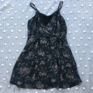 Rose patterned and lace spaghetti strap dress